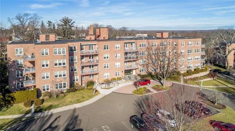 5 Putnam Hill Rd #2D, Greenwich, CT 06830