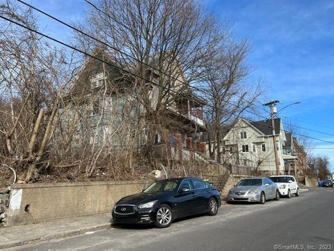 89 Easton Ave, Waterbury, CT 06704