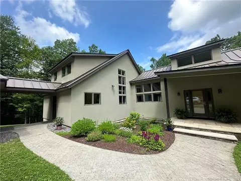 76 Hickory Hill Rd, Morris, CT 06763