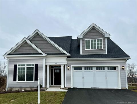 101 Fieldstone Ln, Beacon Falls, CT 06403