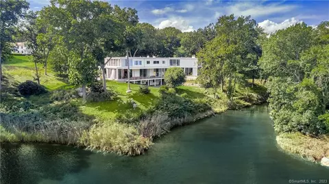 9 Glenn Gorham Ln, Darien, CT 06820
