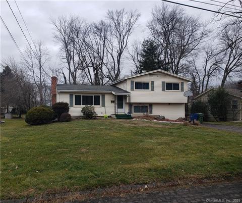 26 Spencer Dr, Windsor, CT 06095
