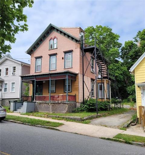 61 Franklin St, New London, CT 06320