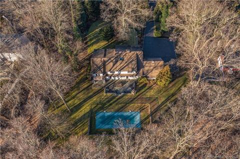 541 Hoyt St, Darien, CT 06820