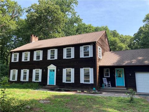 8 Heath Spur, Ledyard, CT 06339 photo 1