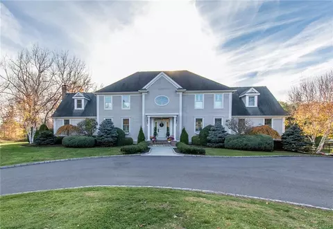 2 Chapman Pl, Redding, CT 06896 photo 1