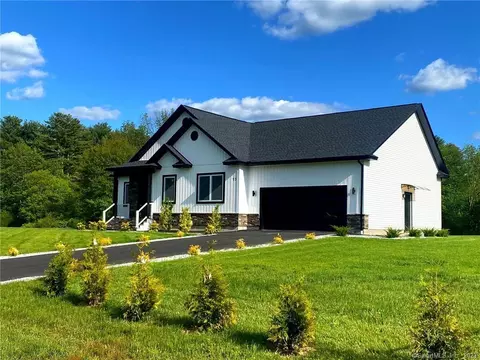 13 Richard Bennett Ln, Thompson, CT 06277