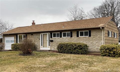 30 Greenfield Dr, Windsor Locks, CT 06096 photo 1
