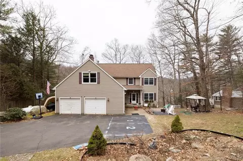 51 Chepachet Rd, Avon, CT 06001 photo 1