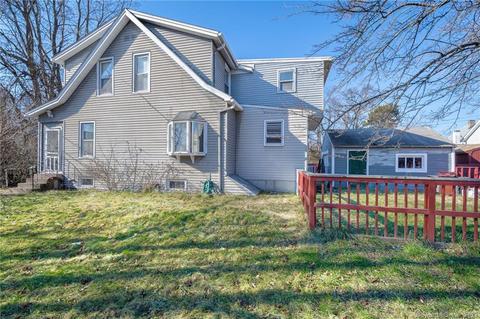 8 Roberts Ct, East Hartford, CT 06108
