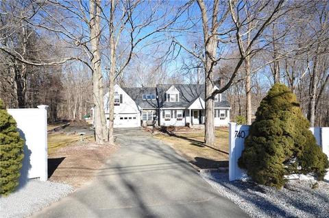 740 Whittemore Rd, Middlebury, CT 06762