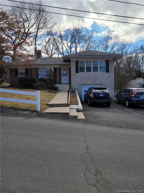 105 White St, Waterbury, CT 06710