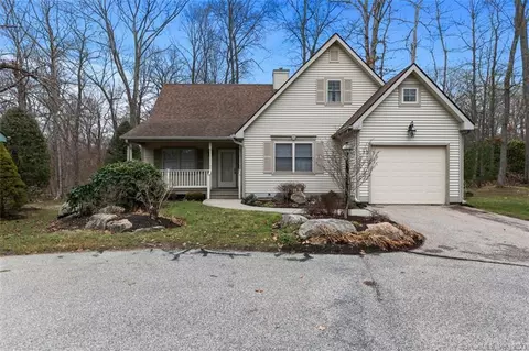 7 Thistledown Ln #7, East Lyme, CT 06357