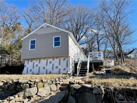 152 Rumford St, Waterbury, CT 06704