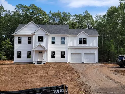 82 Jackson St, Avon, CT 06001