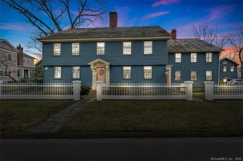 53 Broad St #2W, Guilford, CT 06437
