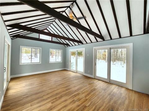 74 Old Meadow Plain Rd, Simsbury, CT 06089