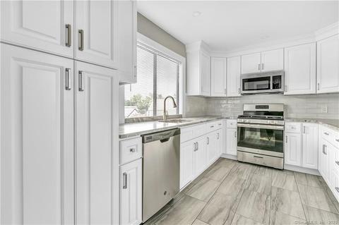 441 Hammerstone Ln #B, Stratford, CT 06614
