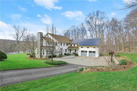 65 Edgewater Dr, Wilton, CT 06897 photo 1