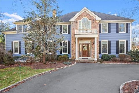9 Flat Rock Dr, Easton, CT 06612