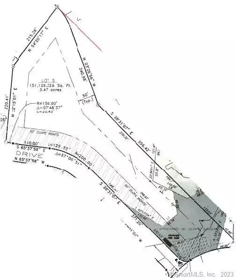 5 Clifford Dr, Bethany, CT 06524