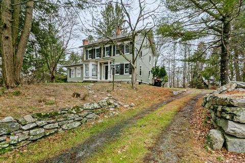 118 Weston Rd, Weston, CT 06883