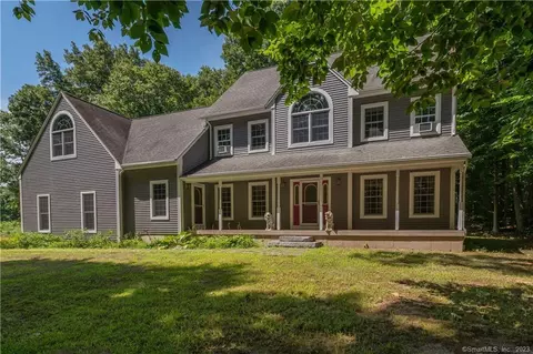75 Camp St, Bristol, CT 06010