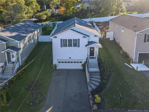 7 Carle Rd, Branford, CT 06405