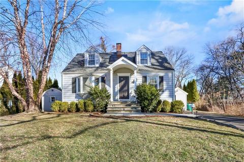 801 S Pine Creek Rd, Fairfield, CT 06824