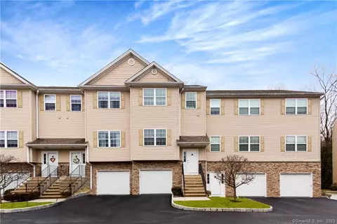 14 Riverview Ct, Brookfield, CT 06804 photo 1