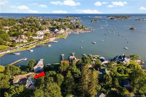 9 Halls Point Rd, Branford, CT 06405