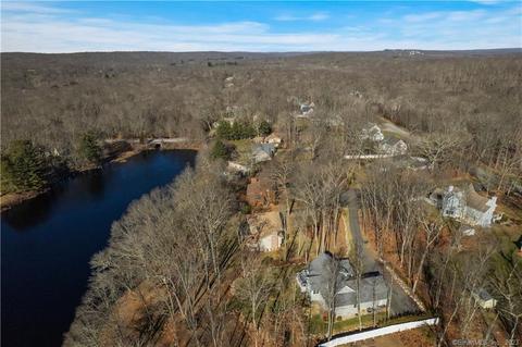 6 Wynn Cir, East Lyme, CT 06333