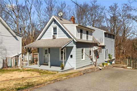 38 Reynolds St, Norwich, CT 06360