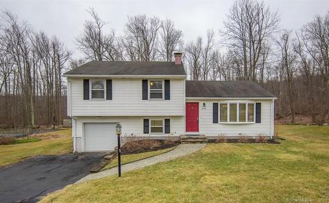 290 Russo Dr, Hamden, CT 06518 photo 1