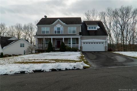 28 Independence Cir, Middlebury, CT 06762