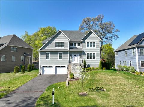 35 Walnut Ridge Ct, Stamford, CT 06905