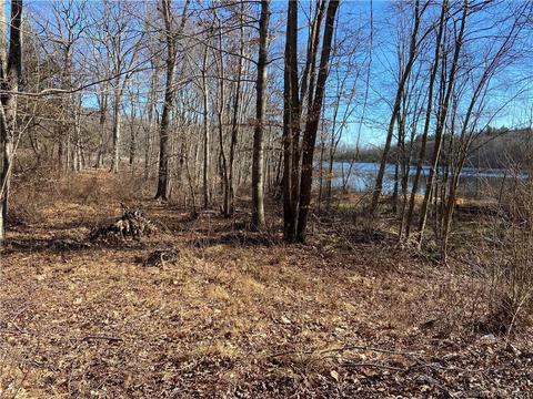 30 Paradise Drive, Brooklyn, CT 06234