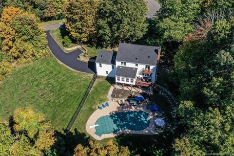8 Lone Oak Mdws, Newtown, CT 06482 photo 1