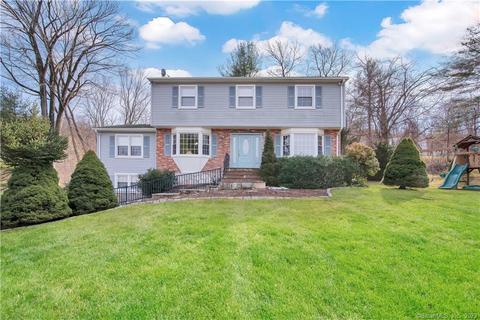 14 Cannonball Dr, Danbury, CT 06810