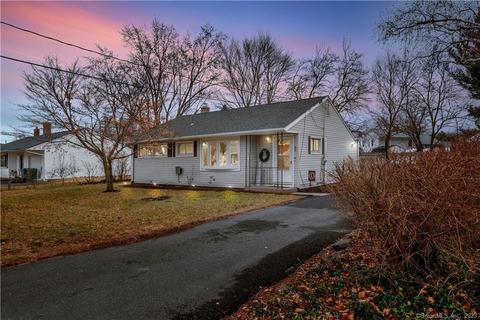 63 College Ave, Southington, CT 06489