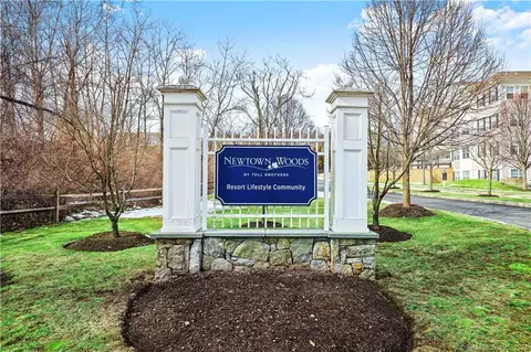 431 Brookside Ct #431, Newtown, CT 06470