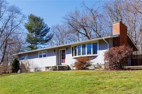 29 Garnet Ridge Dr, Tolland, CT 06084