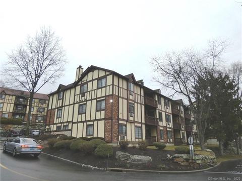 23 Canterbury Rd #23, Bridgeport, CT 06606