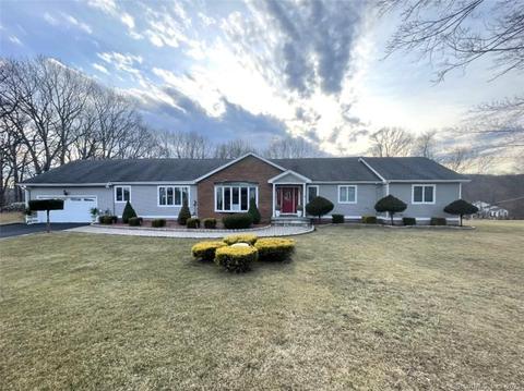 13 Overlook Ter, Danbury, CT 06810