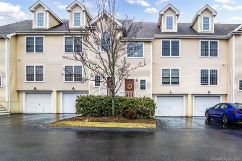 15 Freedom Way #70, Niantic, CT 06357