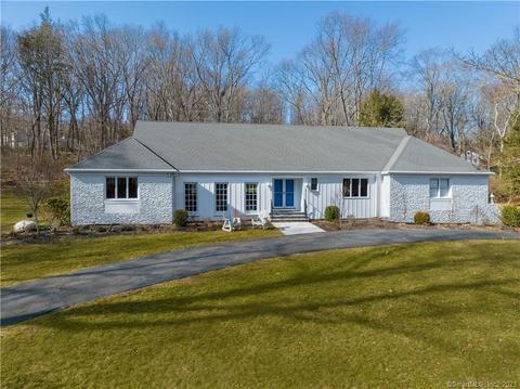 11 Grove Hill Rd, Woodbridge, CT 06525