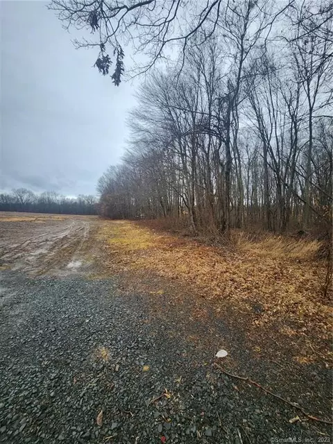 01 S Grand, Suffield, CT 06026