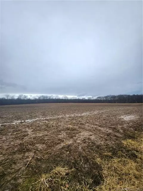 02 S Grand, Suffield, CT 06026