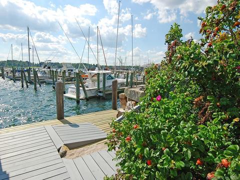 4 Northwest St #B23, Stonington, CT 06378