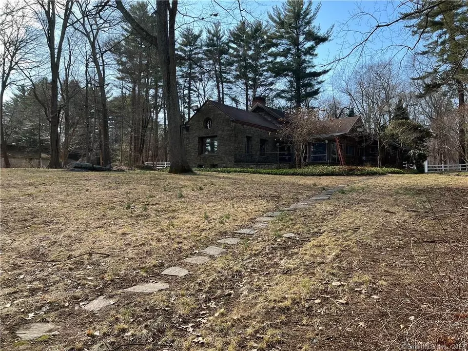 3392 Huntington Rd, Stratford, CT 06614 25 Photos Movoto